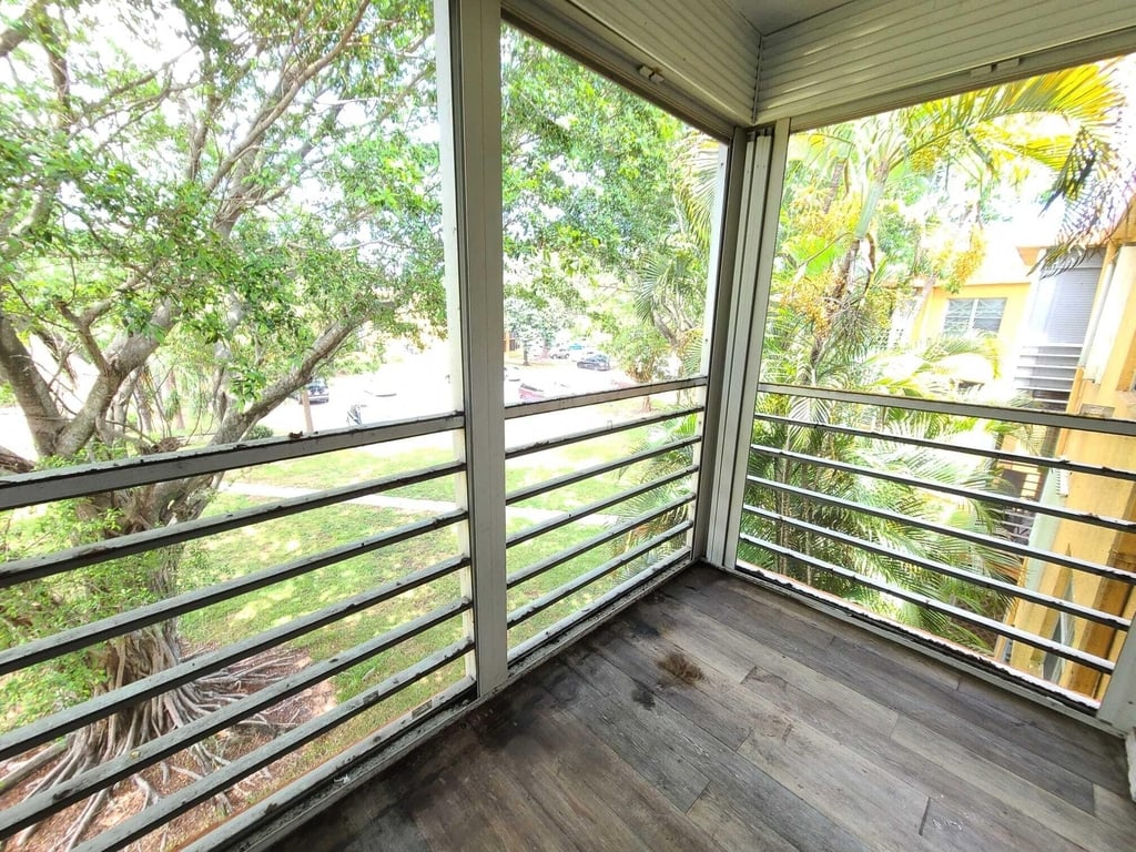 4354 Nw 9th Avenue - Photo 12