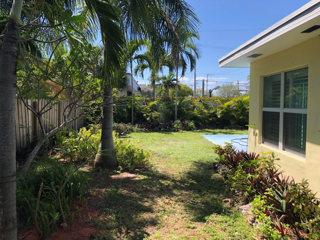 3160 Ne 6th Avenue - Photo 18