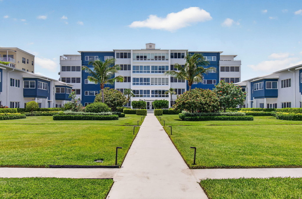 120 N Ocean Boulevard - Photo 0
