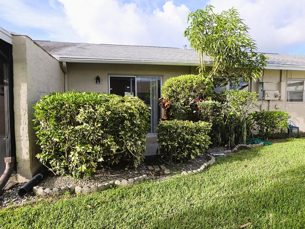5445 Glenda Street - Photo 9