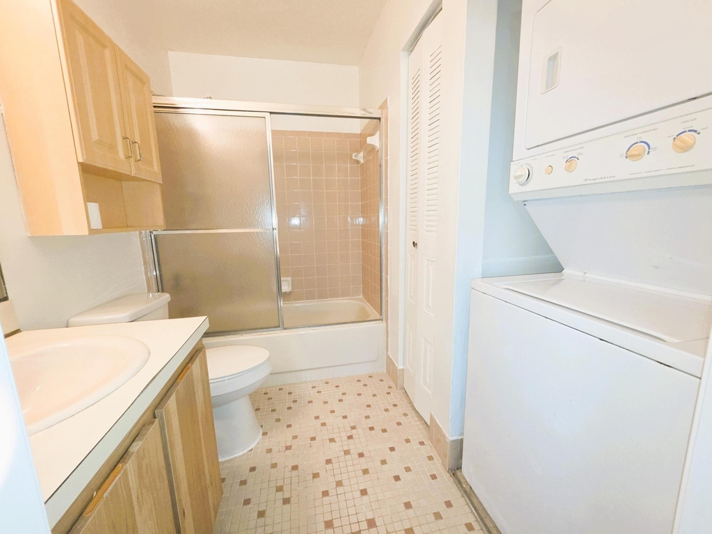 5445 Glenda Street - Photo 15