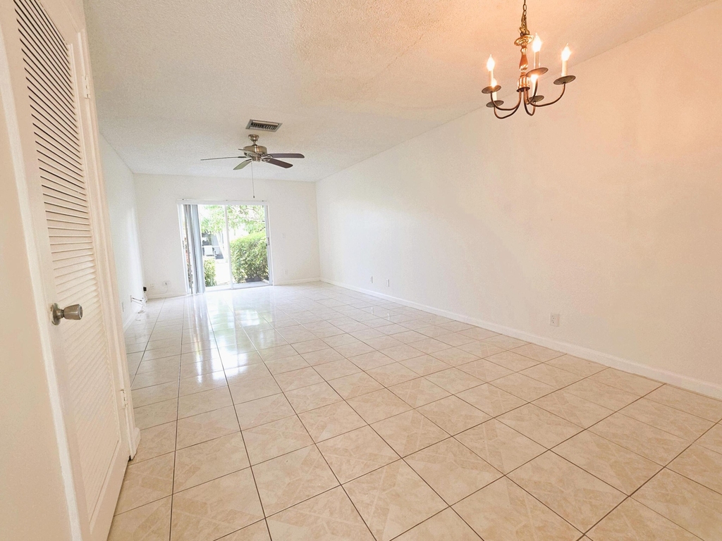 5445 Glenda Street - Photo 3