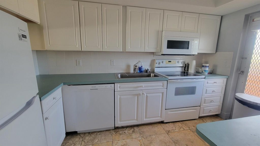 4500 N Federal Highway - Photo 0