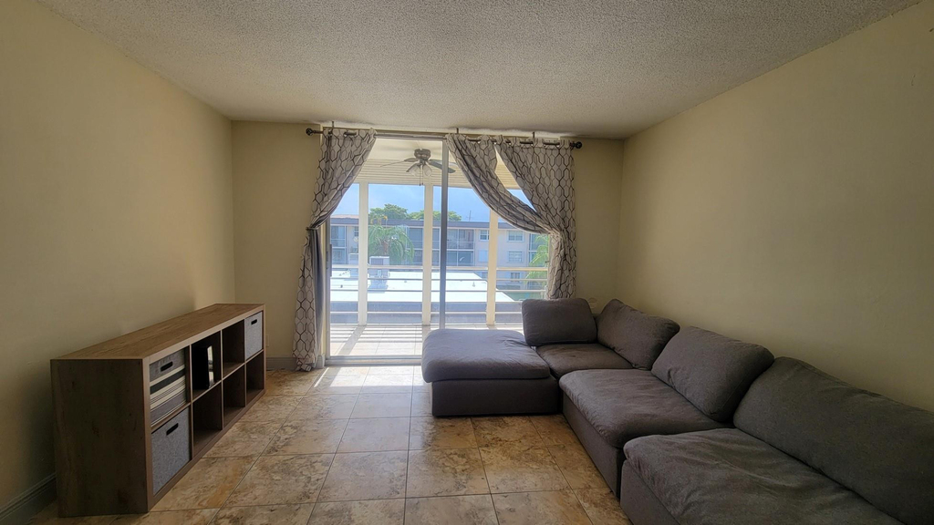 4500 N Federal Highway - Photo 2