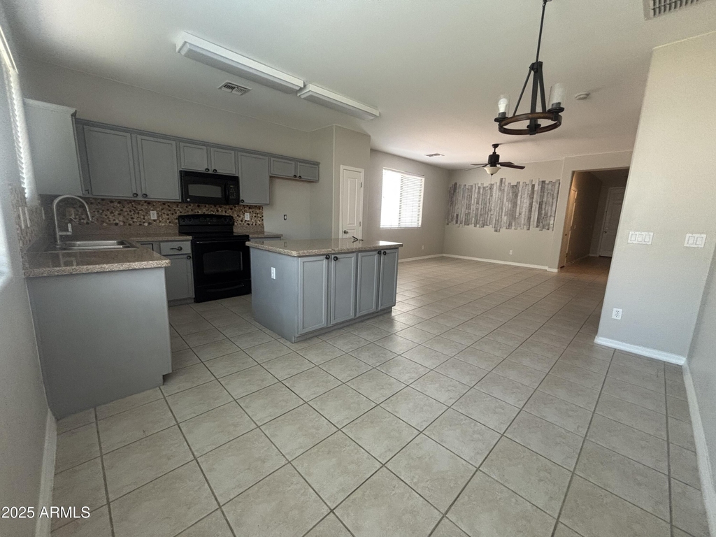 3942 E Claxton Avenue - Photo 4