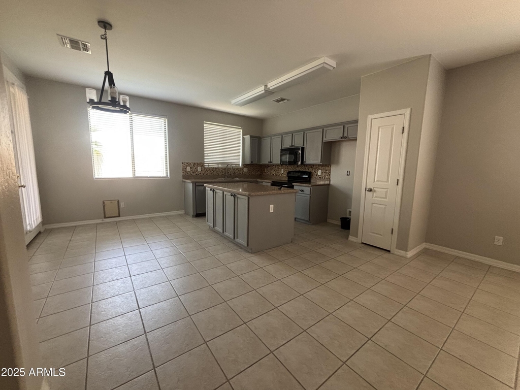 3942 E Claxton Avenue - Photo 7