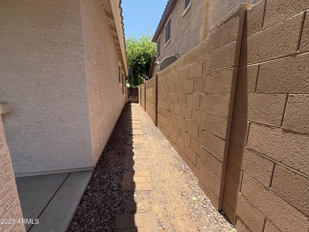 3942 E Claxton Avenue - Photo 21