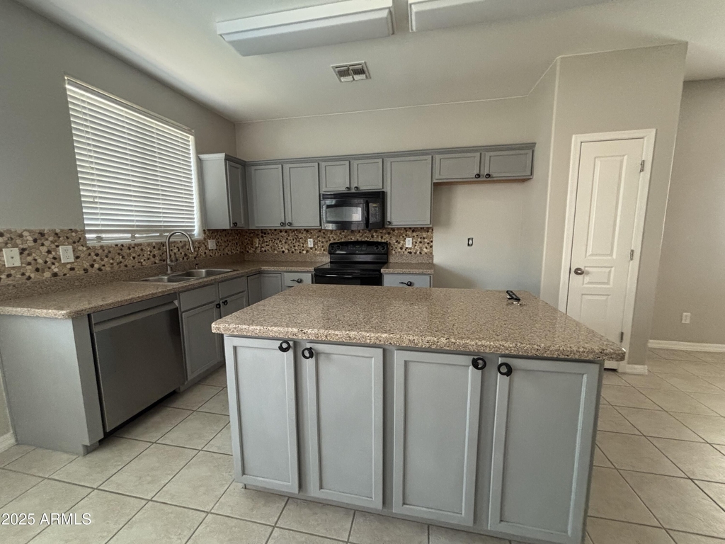 3942 E Claxton Avenue - Photo 6
