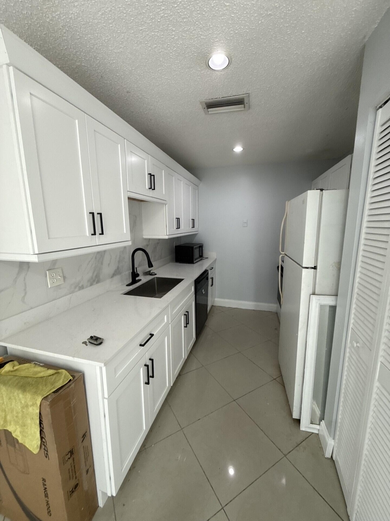 8919 Nw 28th Drive - Photo 5