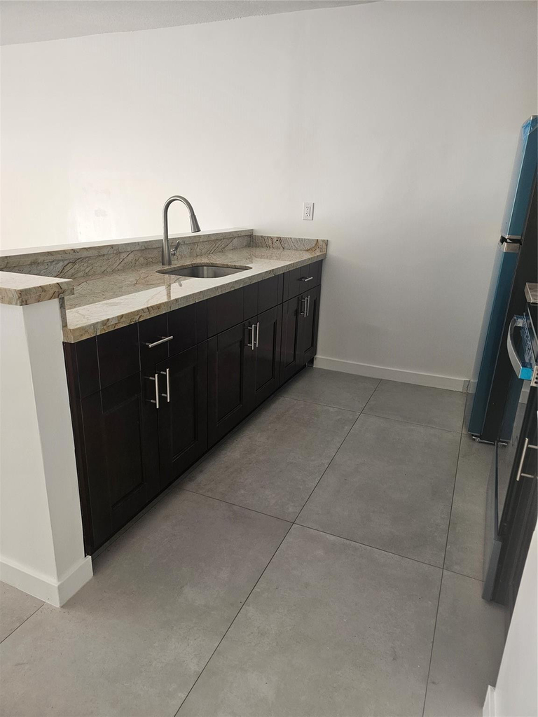 5219 Nw 18th Court - Photo 4
