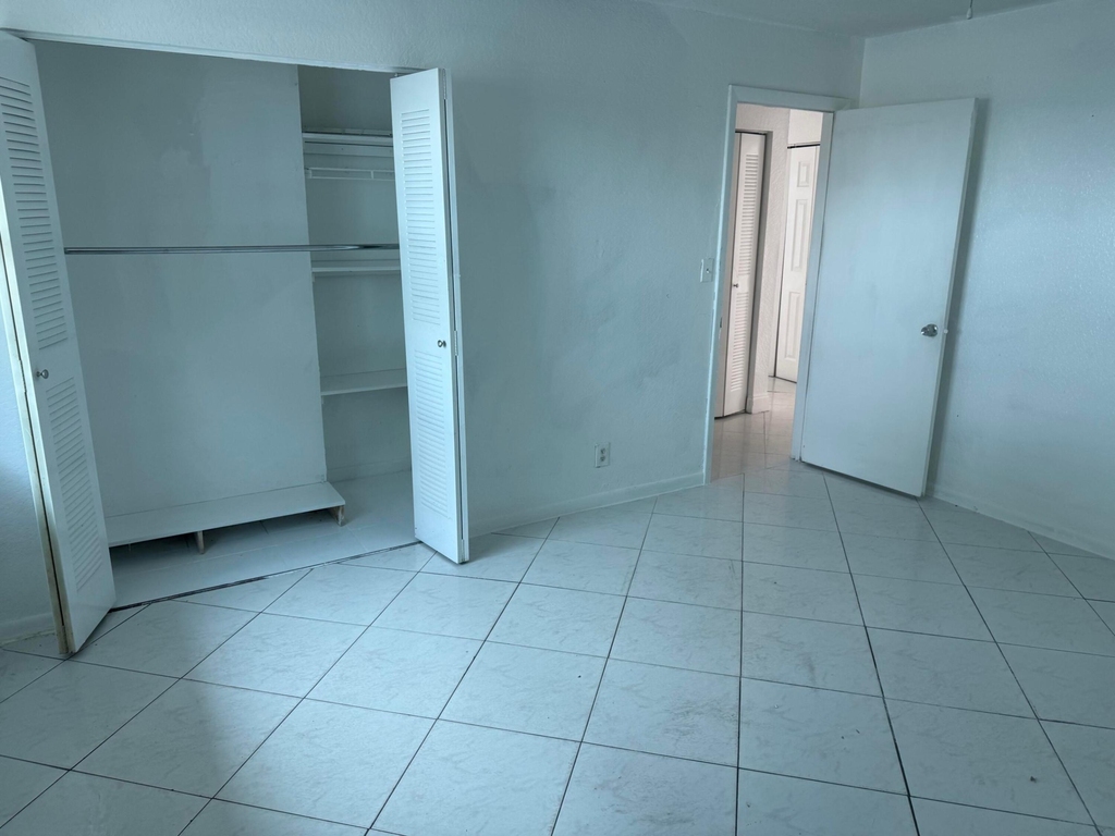 7814 Pembroke Road - Photo 5