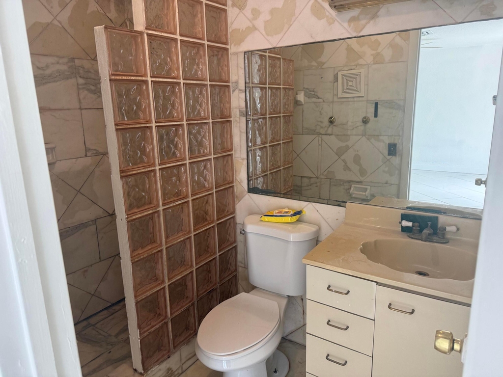 7814 Pembroke Road - Photo 8