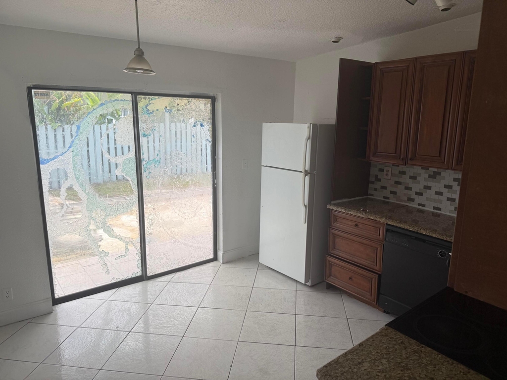 7814 Pembroke Road - Photo 2