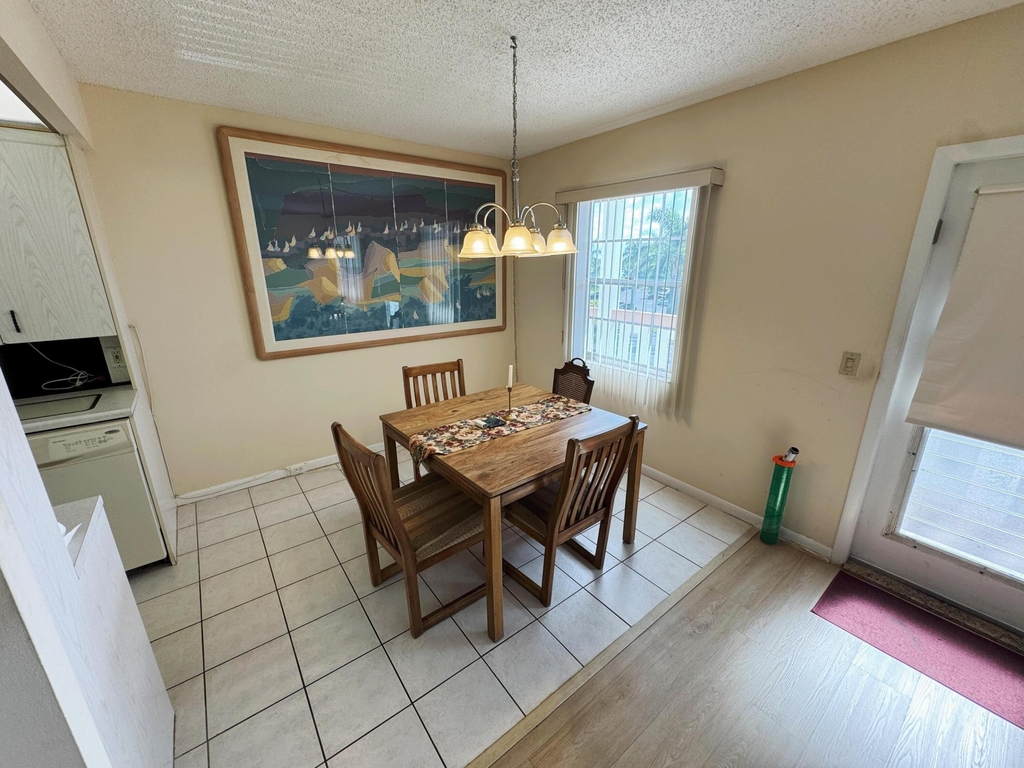 4075 Cornwall D - Photo 4