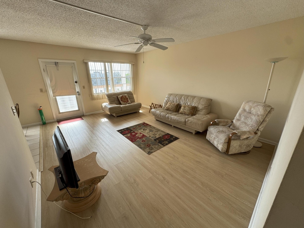 4075 Cornwall D - Photo 3