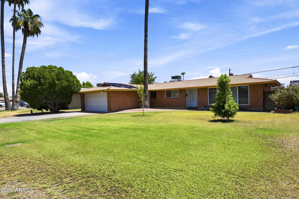 3737 W Griswold Road - Photo 0