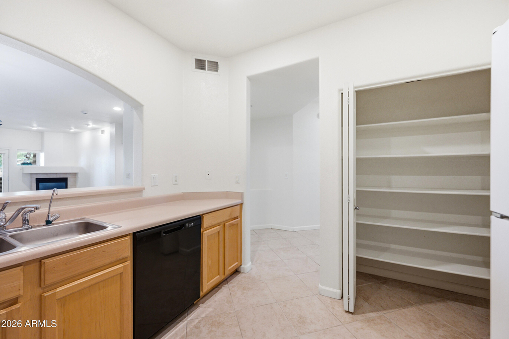 7021 E Earll Drive - Photo 11