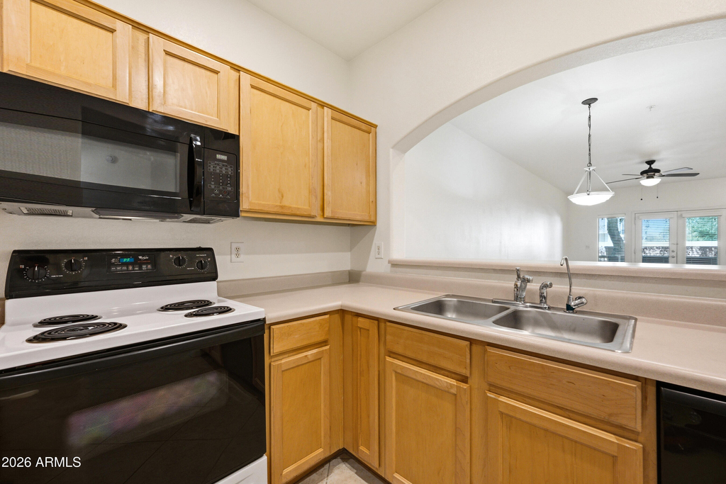7021 E Earll Drive - Photo 10