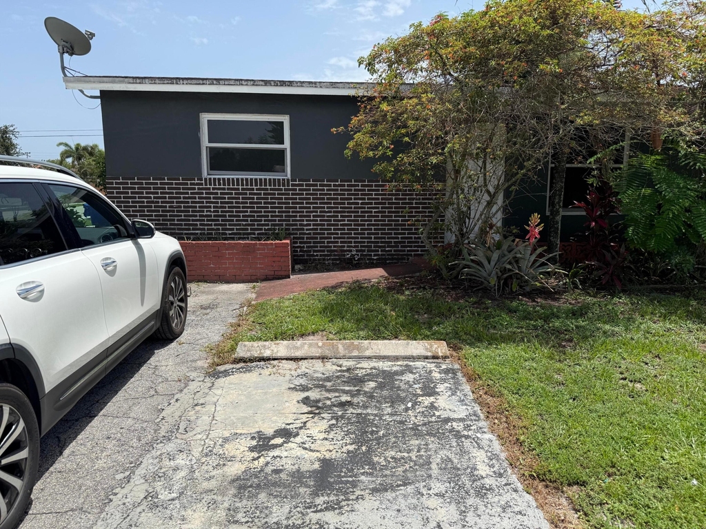 5900 Garfield Street - Photo 1