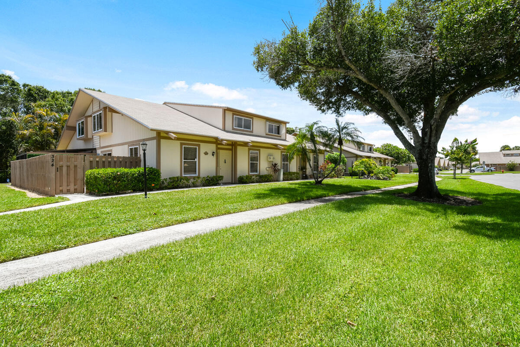 324 Maplecrest Circle - Photo 3