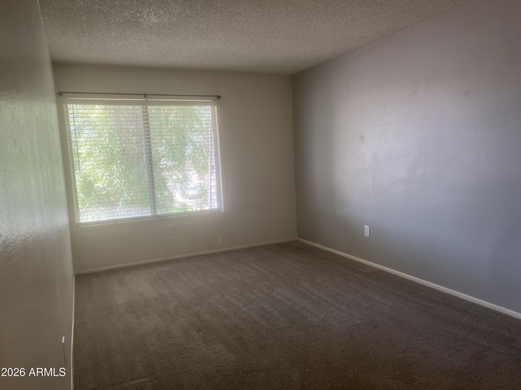 5902 W Townley Avenue - Photo 18