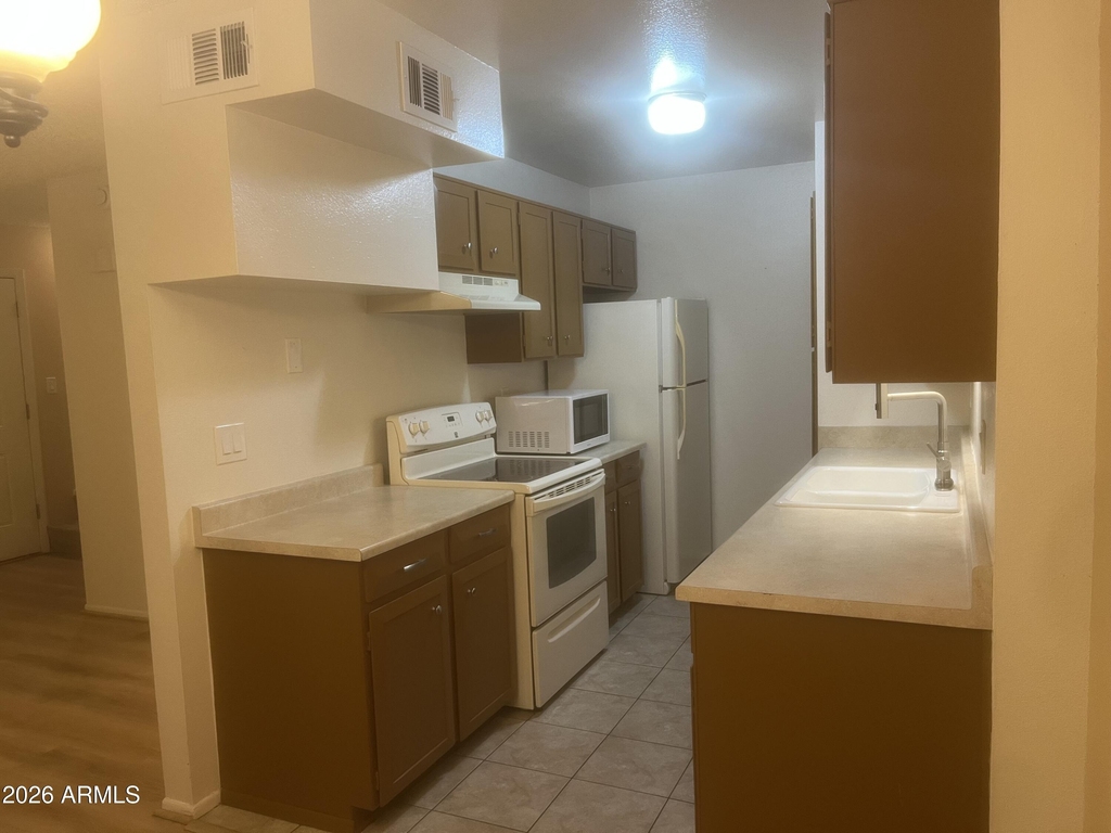 5902 W Townley Avenue - Photo 26