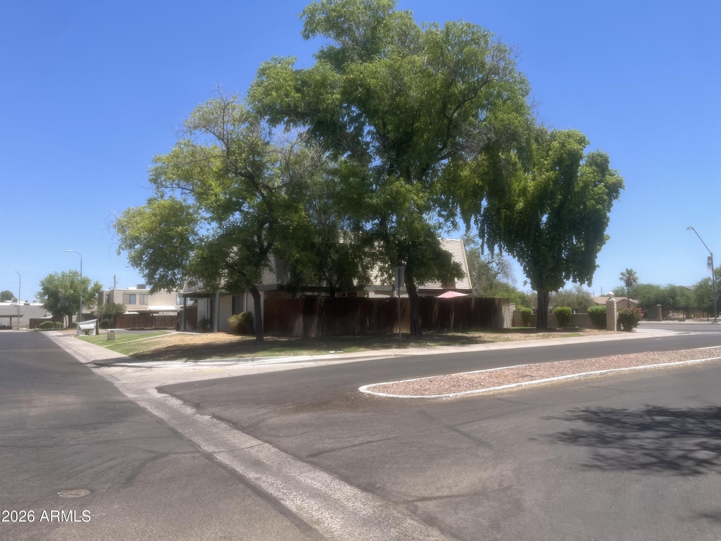 5902 W Townley Avenue - Photo 1
