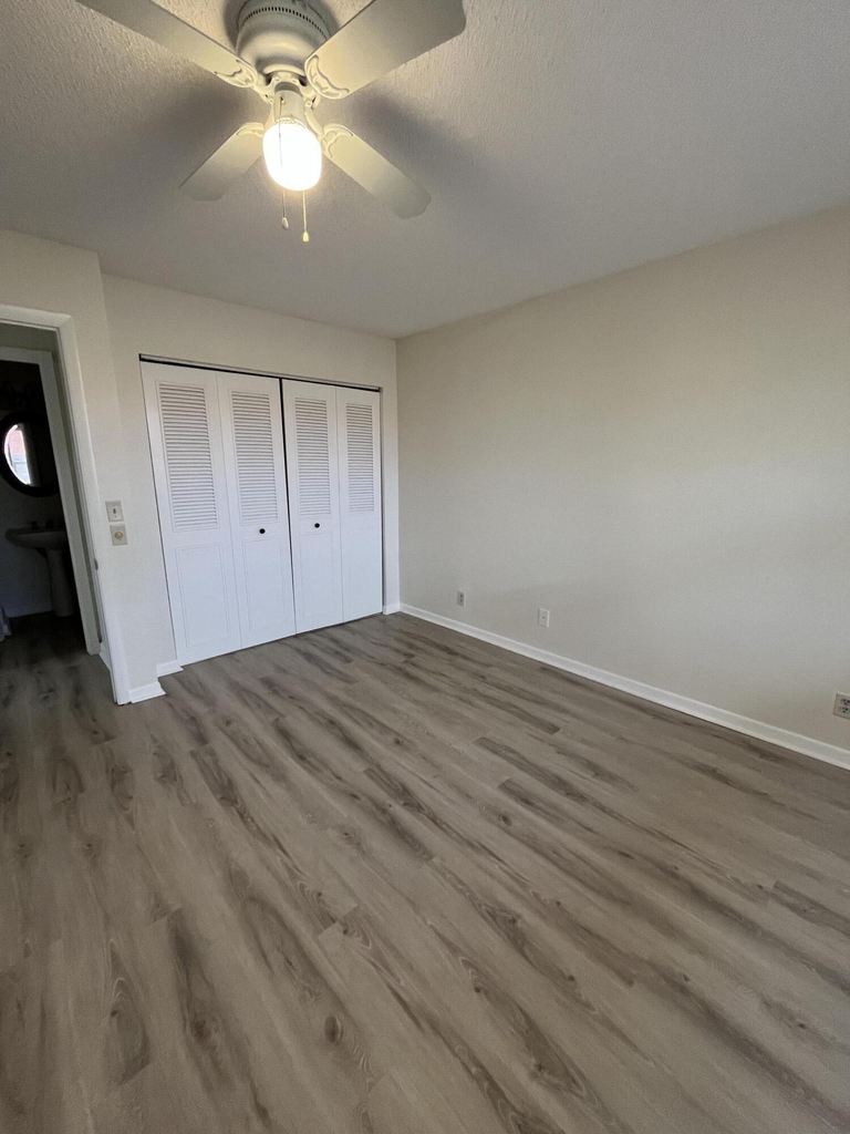 5975 Forest Hill Boulevard - Photo 15