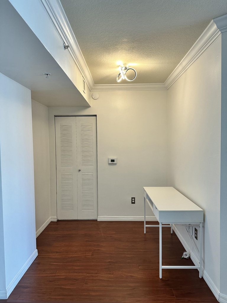 600 S Dixie Highway - Photo 2