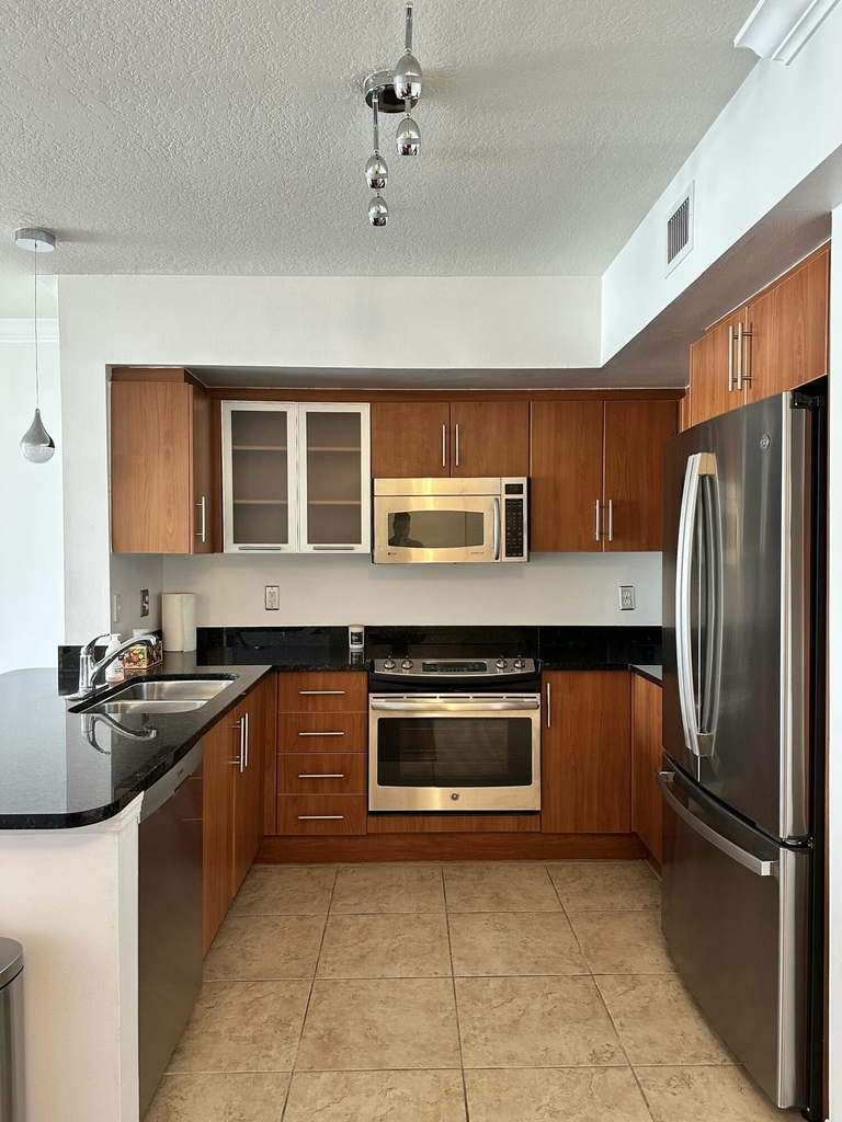 600 S Dixie Highway - Photo 3