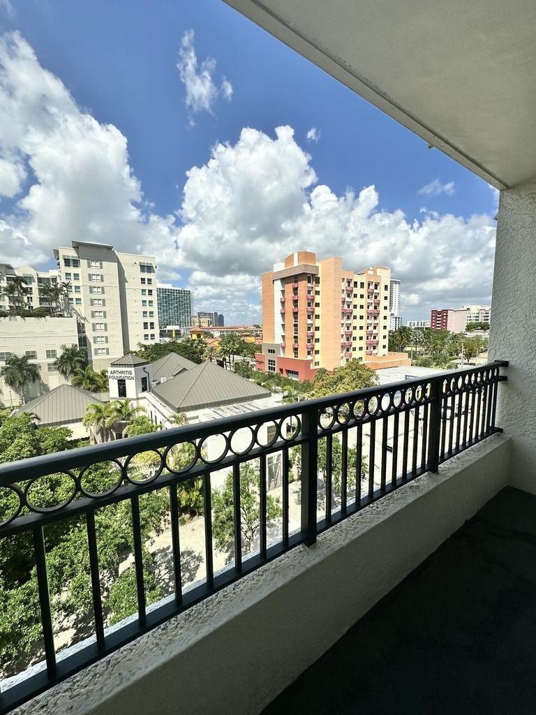 600 S Dixie Highway - Photo 10