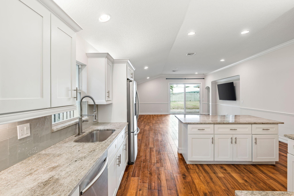 17735 Carver Avenue - Photo 10