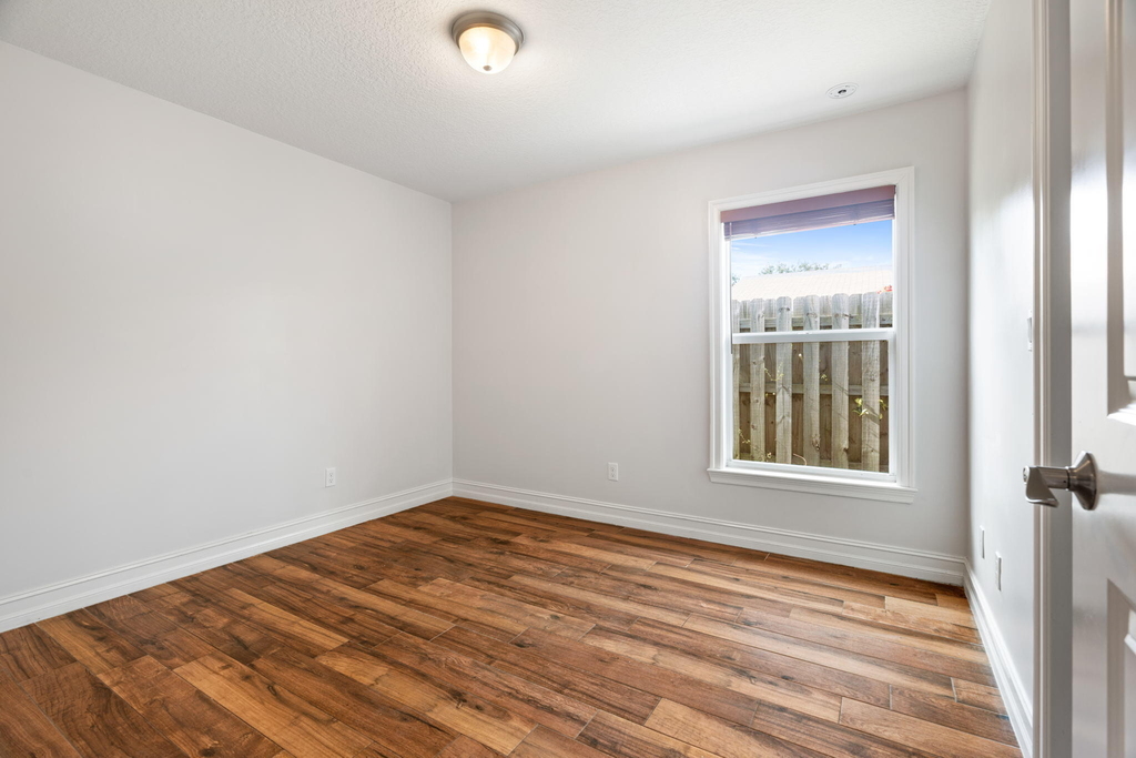 17735 Carver Avenue - Photo 20