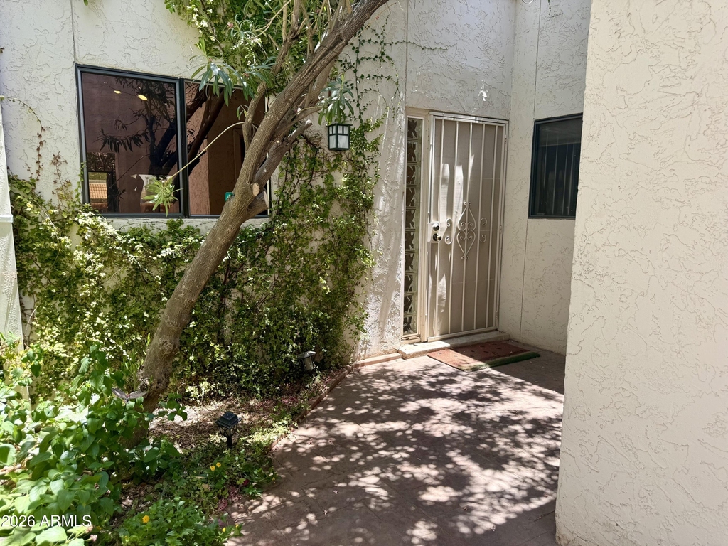 5147 N 76th Place - Photo 5