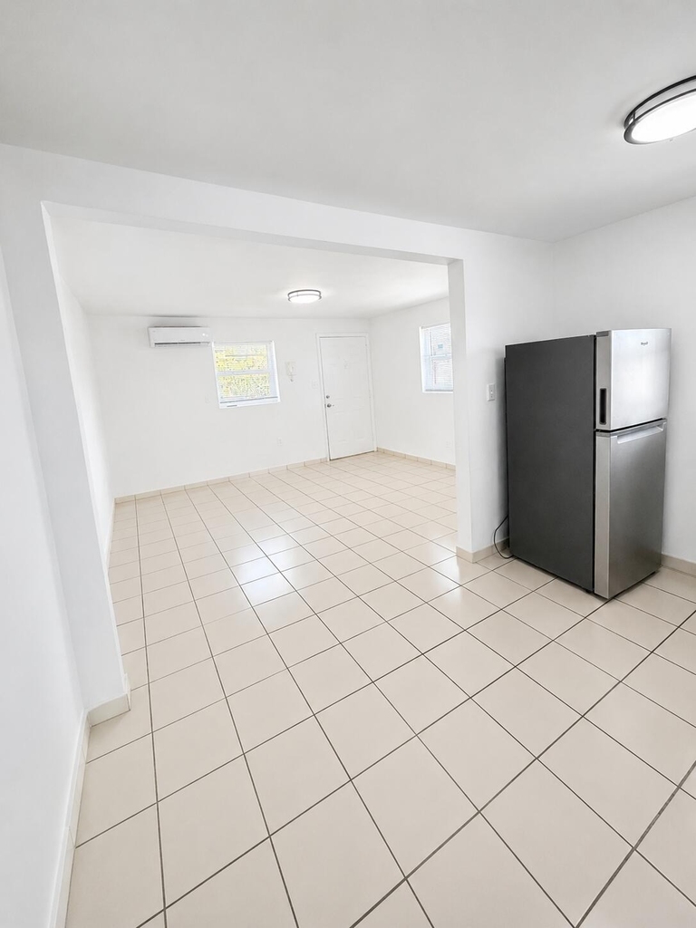 1725 Ne 148th Street - Photo 5