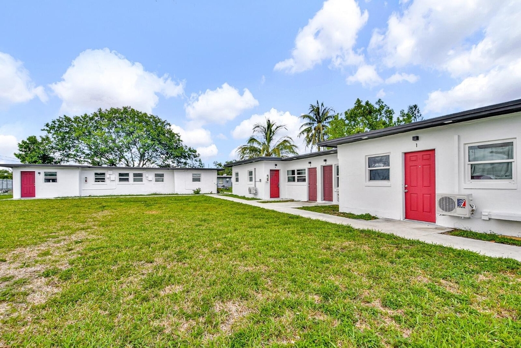 1725 Ne 148th Street - Photo 8