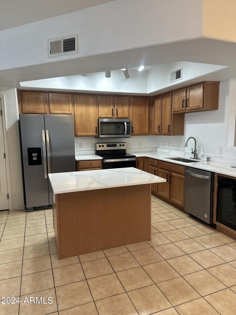 2401 E Rio Salado Parkway - Photo 2