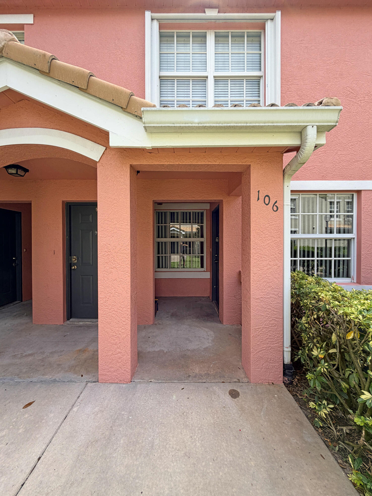 138 Sw Peacock Boulevard - Photo 2