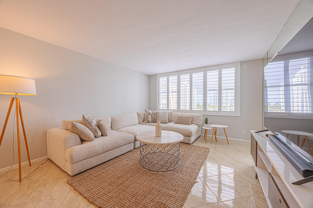 201 N Ocean Boulevard - Photo 1