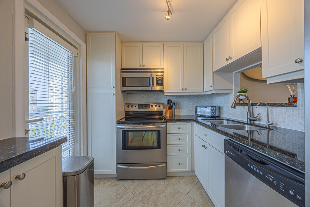 201 N Ocean Boulevard - Photo 8