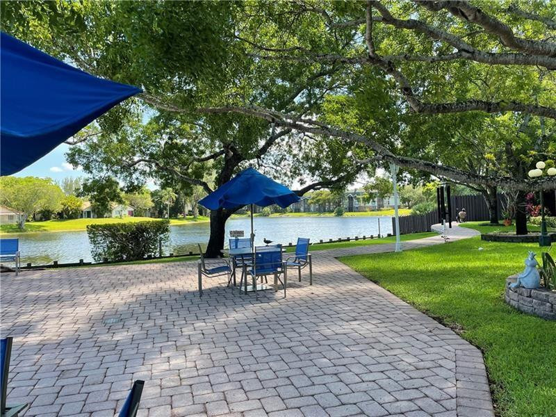 3690 Inverrary Drive - Photo 25
