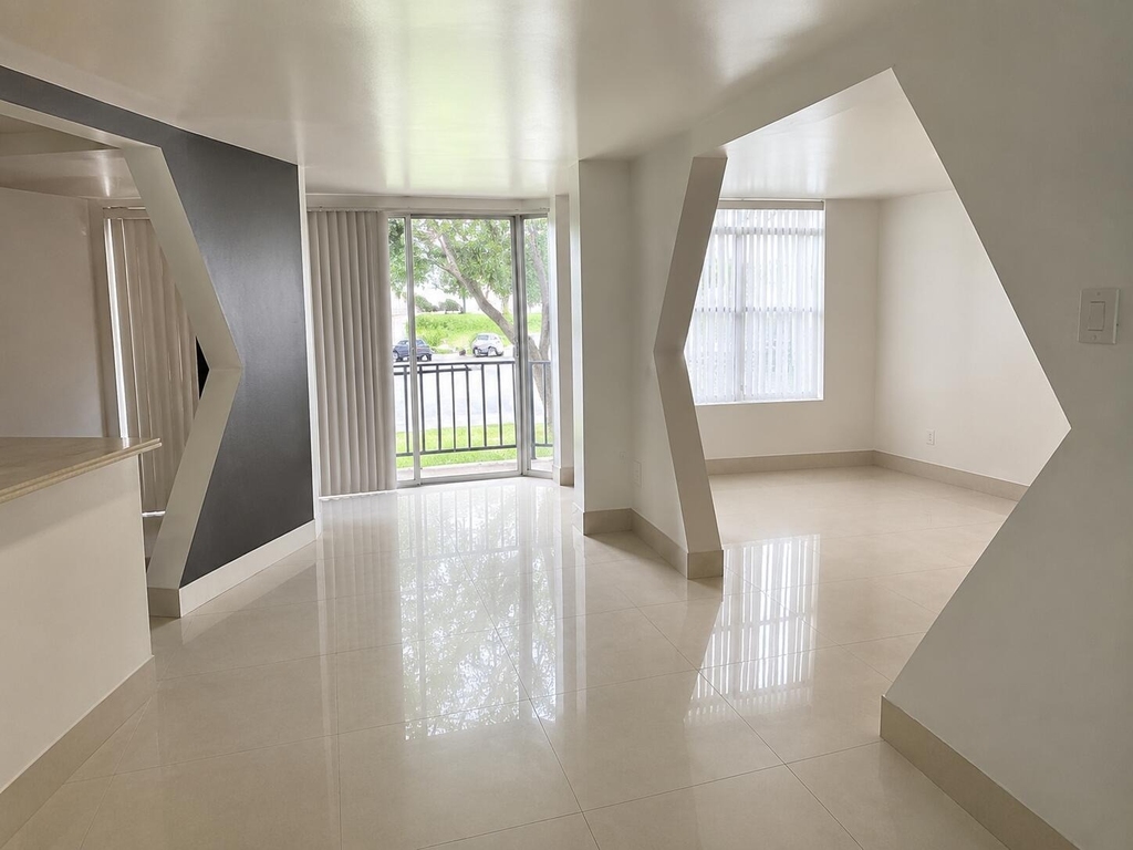 3690 Inverrary Drive - Photo 30