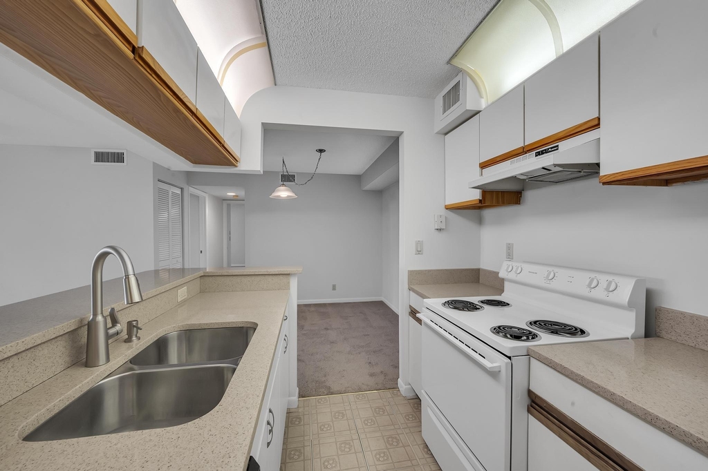 2506 Se Anchorage Cove - Photo 8