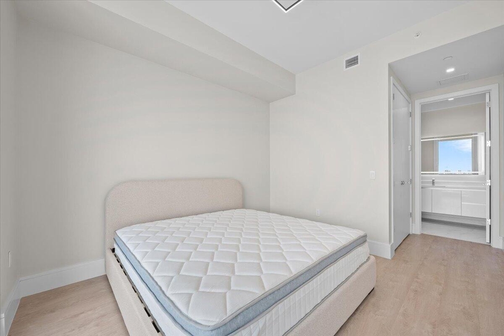 220 Lake Shore Drive - Photo 33