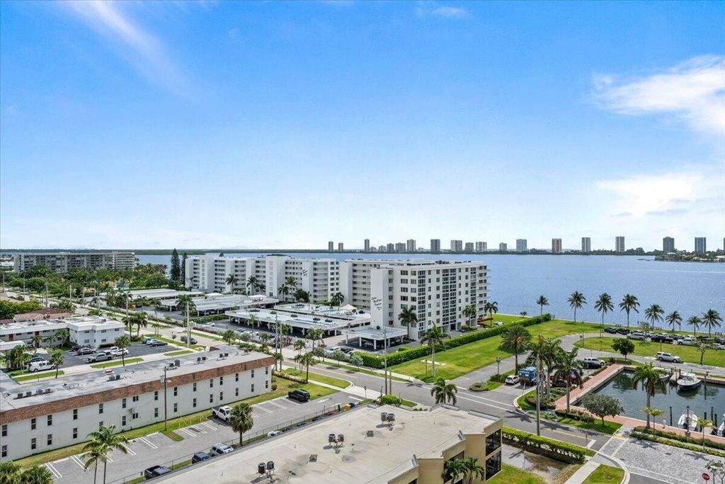 220 Lake Shore Drive - Photo 28