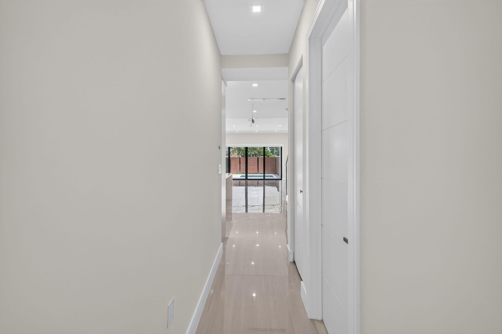 704 Sw 9th Street - Photo 5