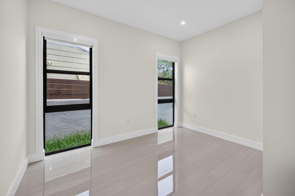704 Sw 9th Street - Photo 32