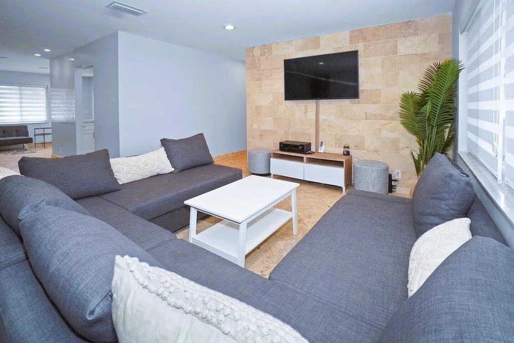 6741 Nw 26th Way - Photo 3