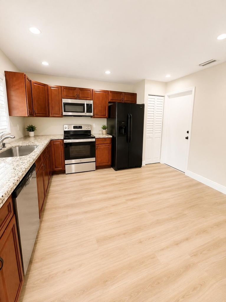 6020 Nw 25th Court - Photo 4