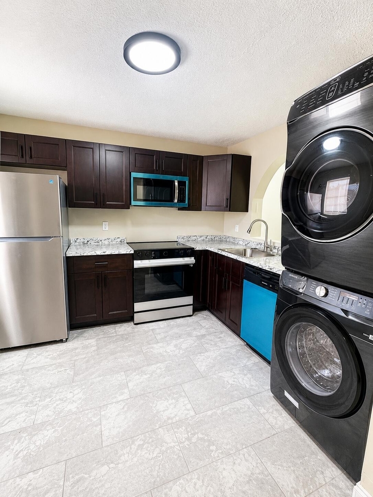 7830 Nw 33rd Street - Photo 12